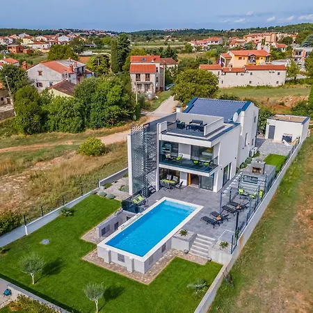 Amazing In With Outdoor Swimming Pool * Pomer