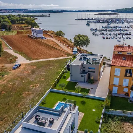 Casa vacanze Amazing In With Outdoor Swimming Pool
