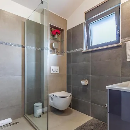 Amazing In With Outdoor Swimming Pool Casa vacanze
